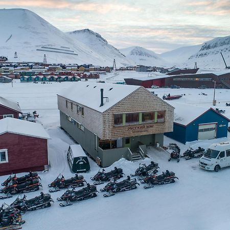 Russkiy Dom Longyearbyen Dış mekan fotoğraf